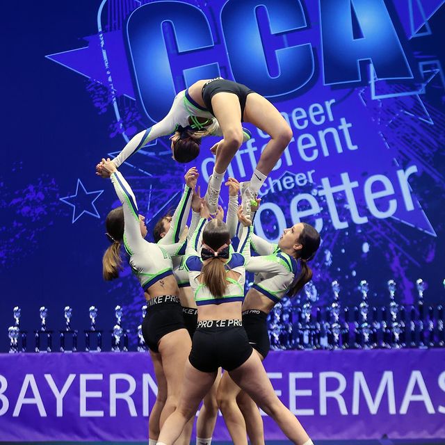 Cheerleader best sale uniform erstellen